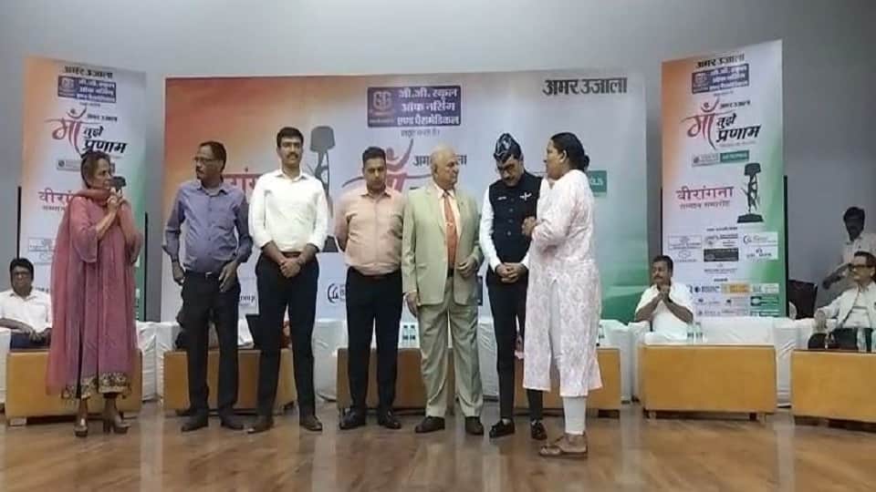 Families of martyrs honored under  Maa Tujhe Pranam initiative