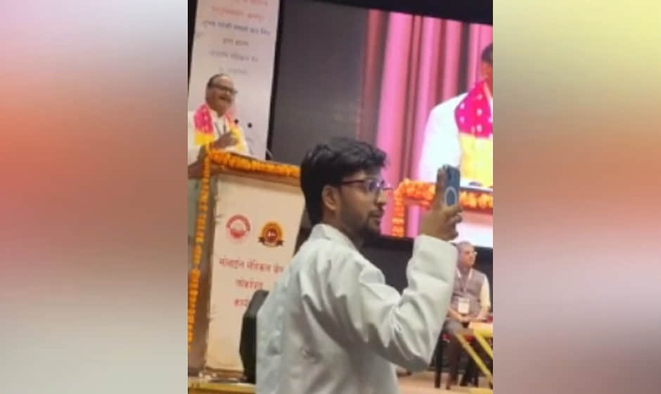 Kanpur: Brajesh Pathak tells Gen-Z, "Don't take tension, give it"