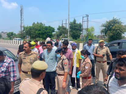Baghpat: Burnt Body of Unidentified Woman Found Stuffed in a Sack Near Highway