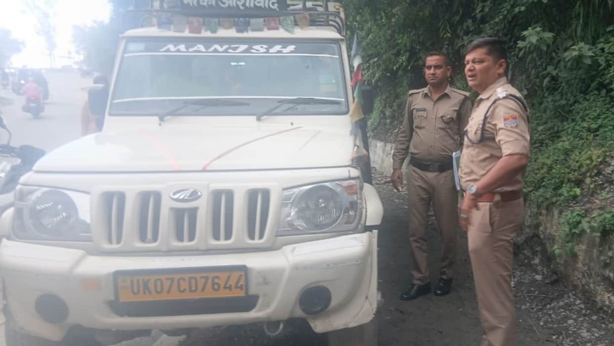 Mussoorie News: youth Found Hanging Inside Pickup Vehicle on Mussoorie Dehradun Road Uttarakhand news