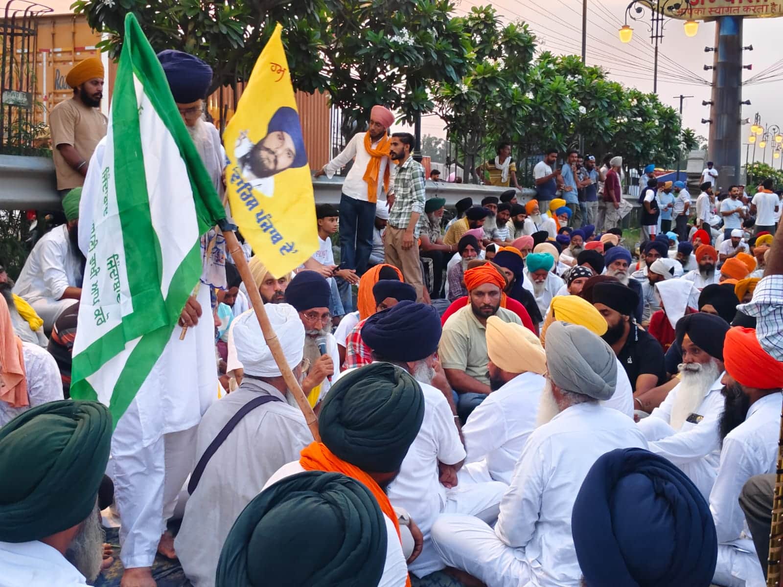 Clash in Ambala Protesters adamant on release of those who attacked Sikh leader