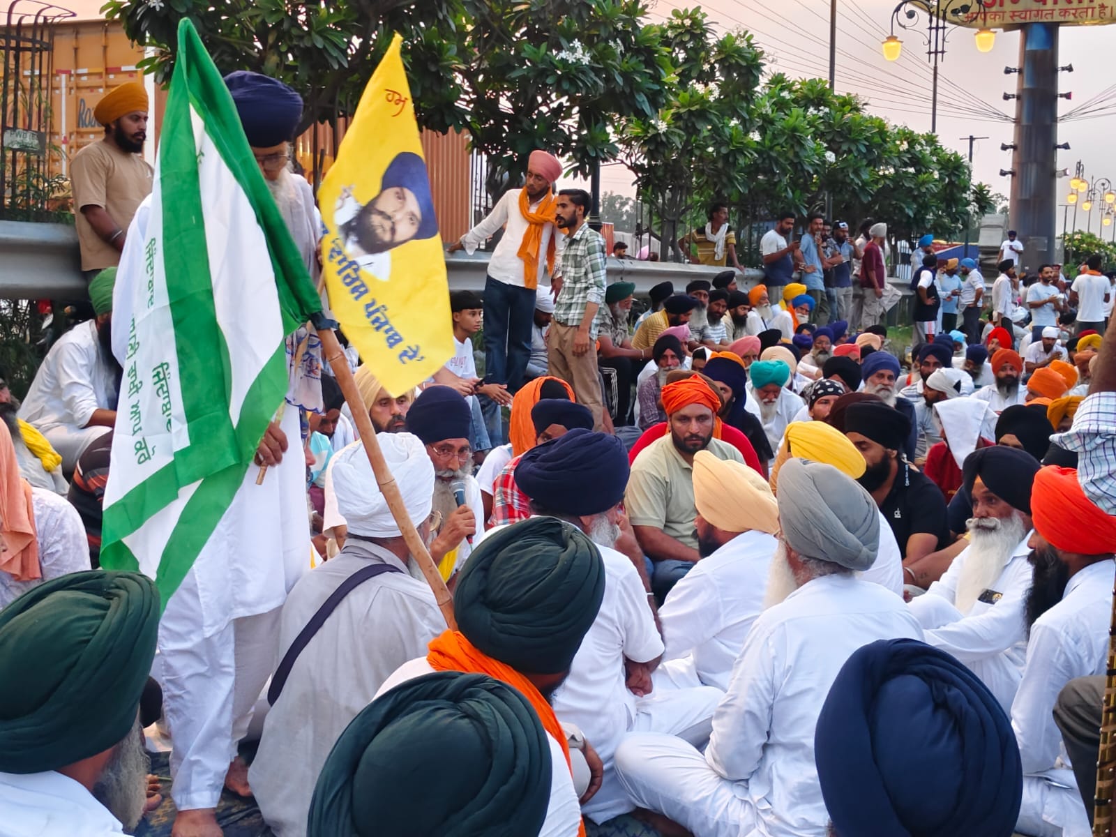 Clash in Ambala Protesters adamant on release of those who attacked Sikh leader