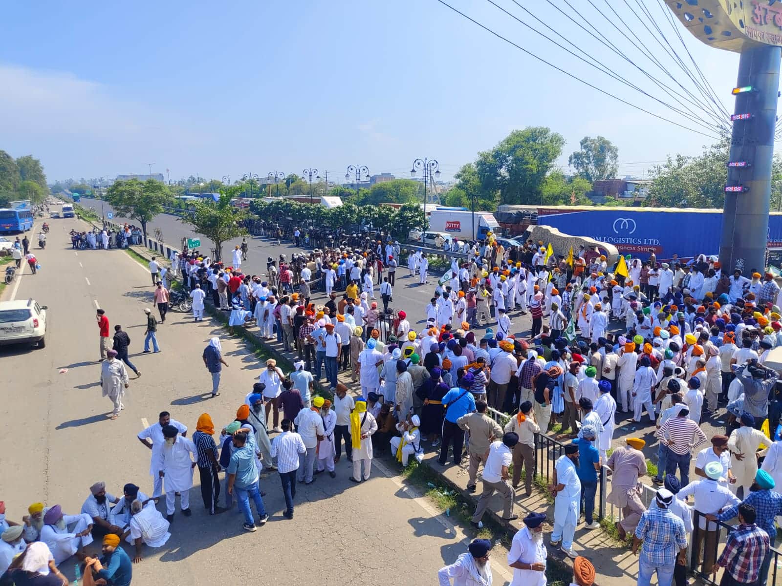 Clash in Ambala Protesters adamant on release of those who attacked Sikh leader