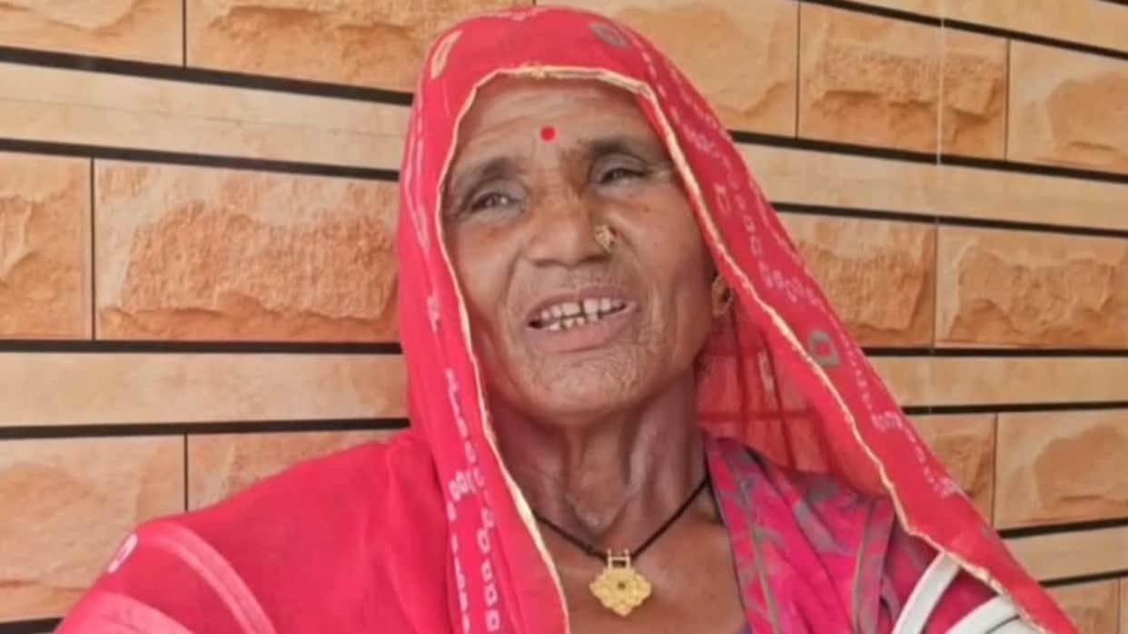 A fifth-grade female Sarpanch from Barmer has arrived in Delhi, receiving a special invitation for August 15.
