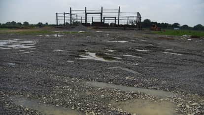 UP: Lucknow-Kanpur Expressway in bad shape; 64 potholes found over a 63-km stretch—see the full picture.