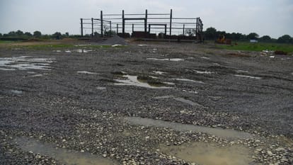UP: Lucknow-Kanpur Expressway in bad shape; 64 potholes found over a 63-km stretch—see the full picture.