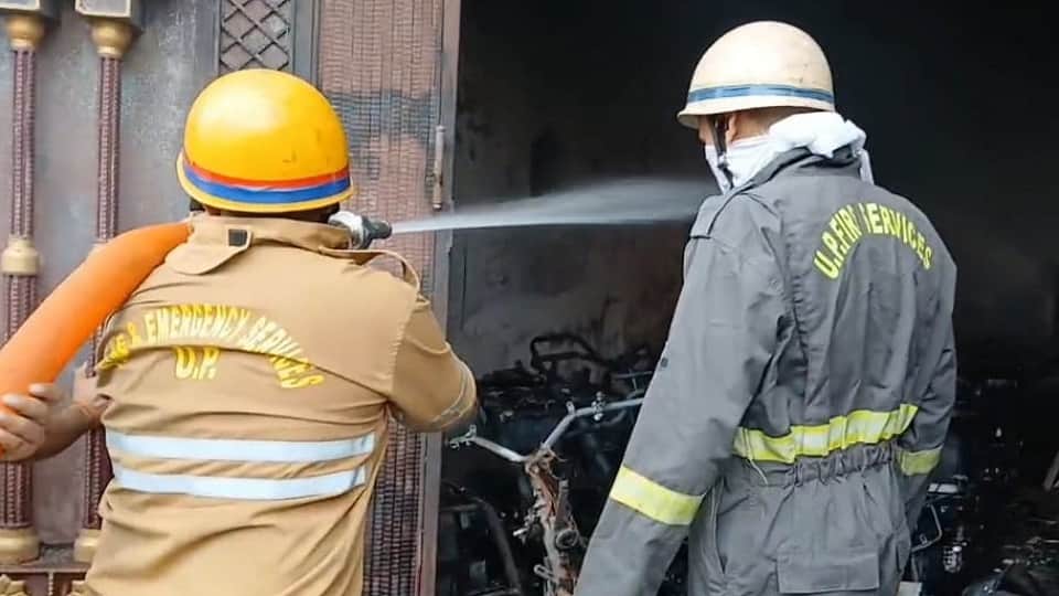 Fire at showroom: Over 50 scooters burned fiercely; batteries exploded with a loud bang