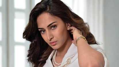 Erica Fernandes Exclusive Interview Actress Share View On 80th Independence Day
