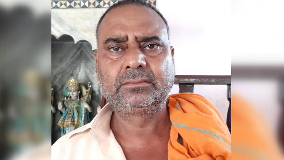 Tempo carrying pilgrims returning from Vrindavan overturns; one dead, four injured