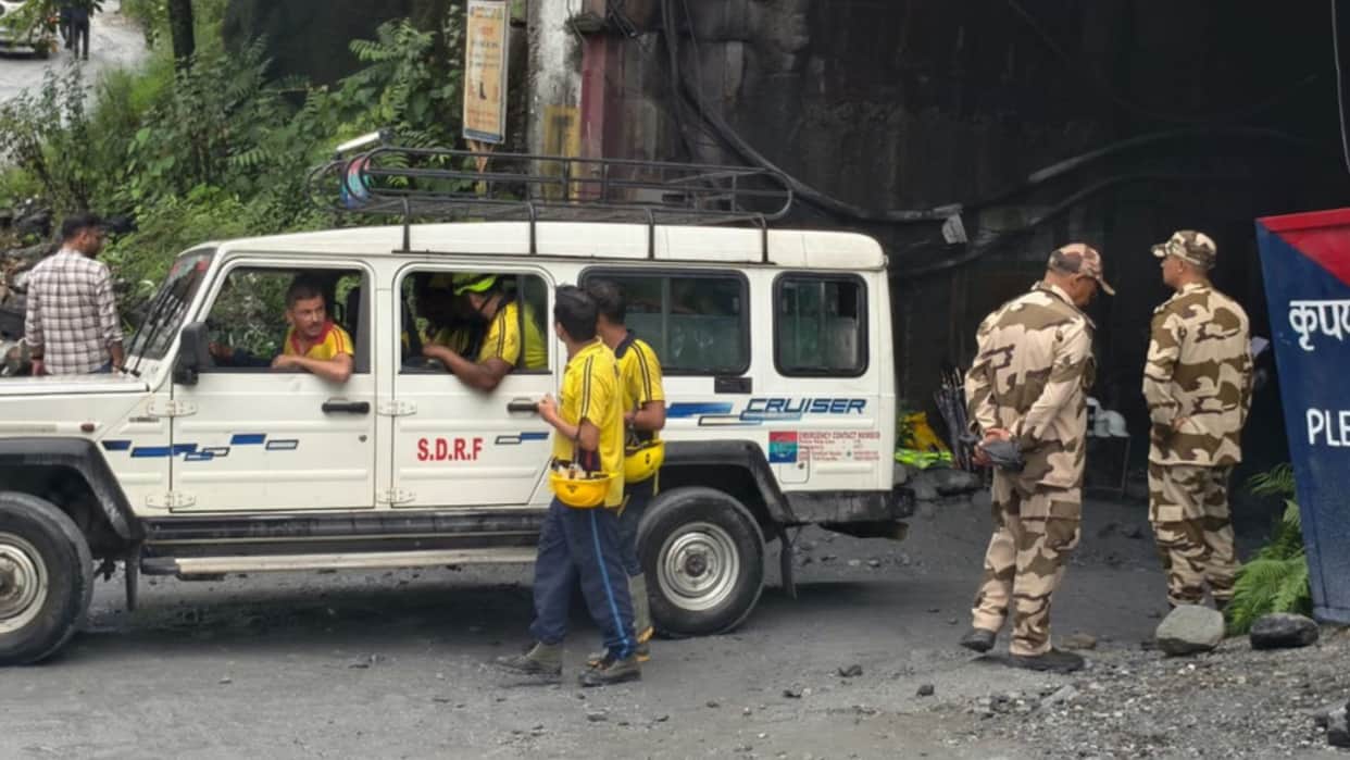 Chamoli Tunnel Tragedy two Workers from Chhattisgarh Dead two Injured Rescue Operations Underway