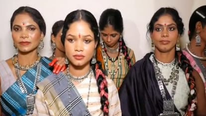 CG Surrender female Naxalites walk ramp in Raipur