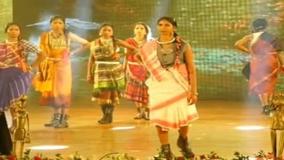 CG Surrender female Naxalites walk ramp in Raipur