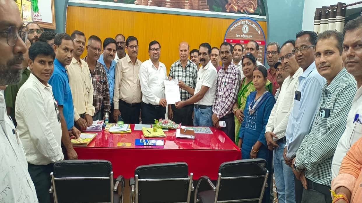 Kabirdham: Teachers’ Association Submits Six-Point Memorandum to Education Minister, Demands Promotion Based o
