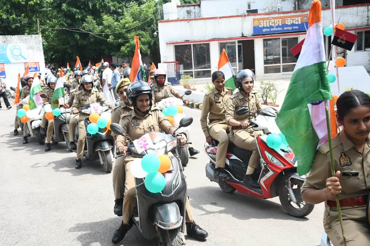 Kanpur Police Women Personnel Take Out Bike Rally with Tricolour, CP Raghubir Lal Flags It Off