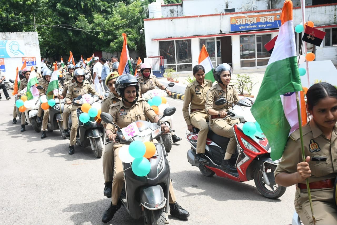 Kanpur Police Women Personnel Take Out Bike Rally with Tricolour, CP Raghubir Lal Flags It Off