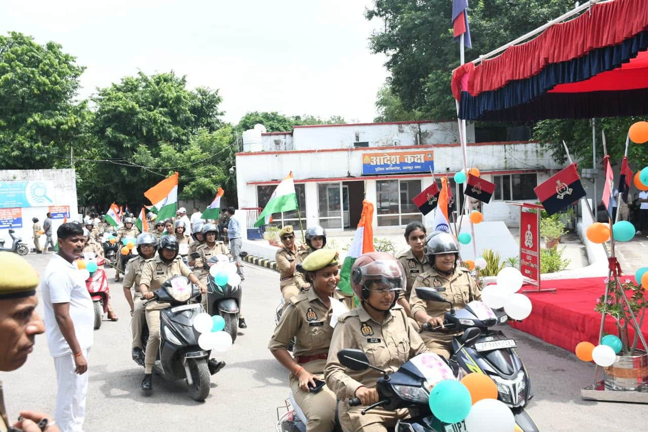 Kanpur Police Women Personnel Take Out Bike Rally with Tricolour, CP Raghubir Lal Flags It Off