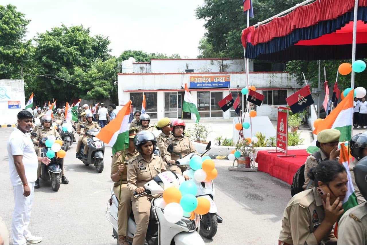 Kanpur Police Women Personnel Take Out Bike Rally with Tricolour, CP Raghubir Lal Flags It Off