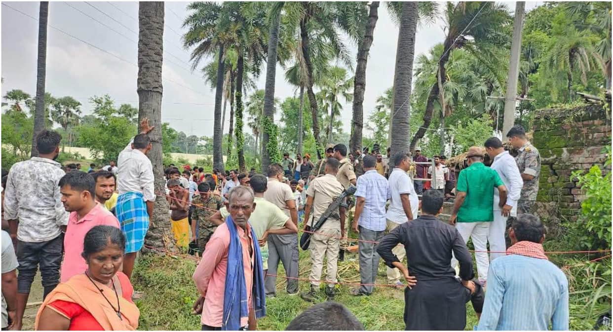 Many died in gaya dobhi old well poisonous gas sdrf bihar police on duty bihar news