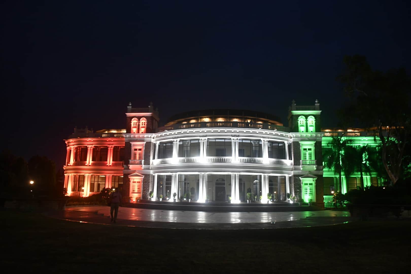 MP News: Bhopal illuminated; government buildings bathed in colorful lights on the eve of Independence Day.