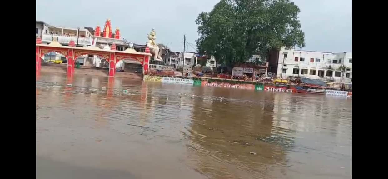 Mandakini River Swells After Rain, Water Reaches Shops and Submerges Aarti Site