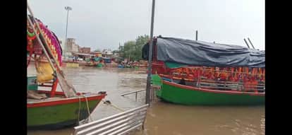 Mandakini River Swells After Rain, Water Reaches Shops and Submerges Aarti Site