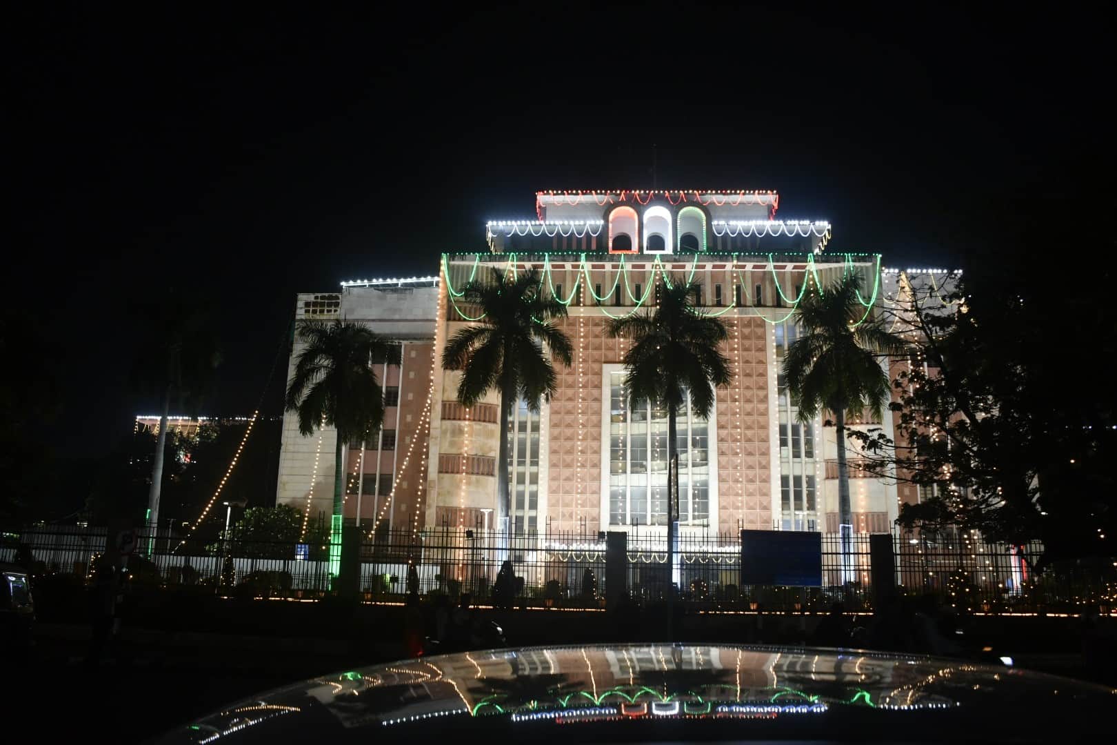 MP News: Bhopal illuminated; government buildings bathed in colorful lights on the eve of Independence Day.