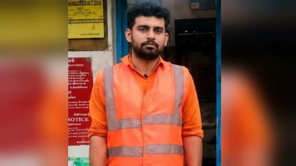 Baghpat: युवक को ट्रेन से बचाने दौड़े रेलवे गेटकीपर, खुद भी चपेट में आए, दोनों की मौत; आठ माह पहले हुई थी शादी