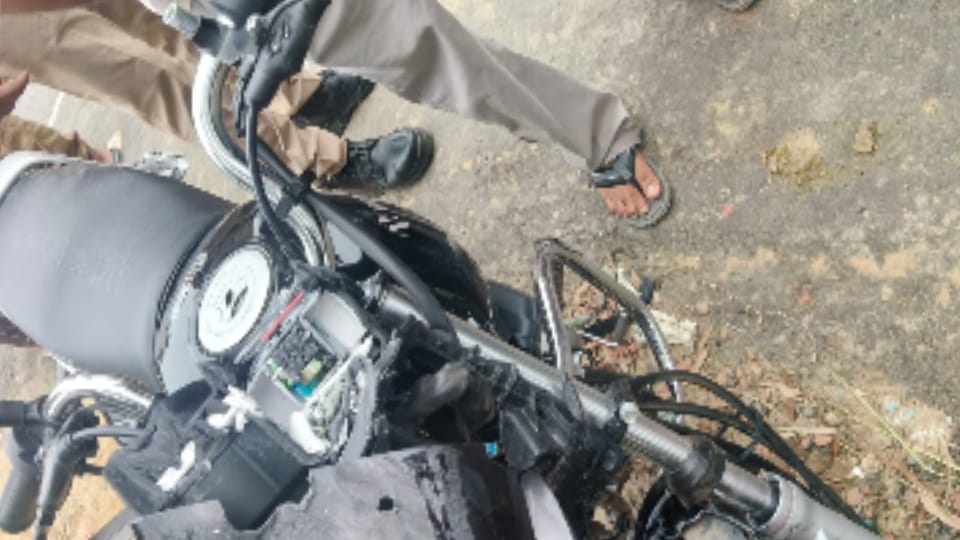 Meerut: 60-Year-Old Dies After Bike Hit by Unknown Vehicle, Rider Seriously Injured