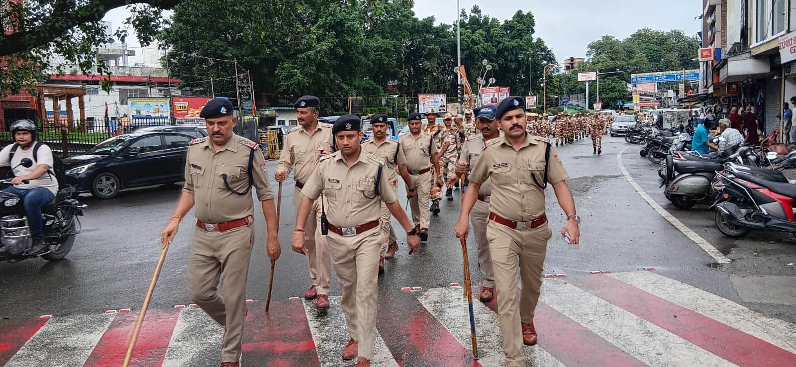 स्वतंत्रता दिवस से पहले देहरादून में पुलिस का मार्च