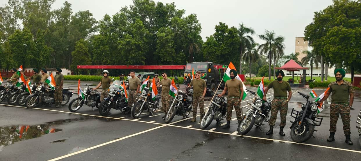 Tricolor Bike Rally Held Amid Rain, Army Personnel and Students Spread Patriotic Spirit