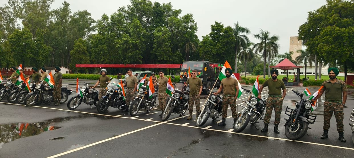 Tricolor Bike Rally Held Amid Rain, Army Personnel and Students Spread Patriotic Spirit