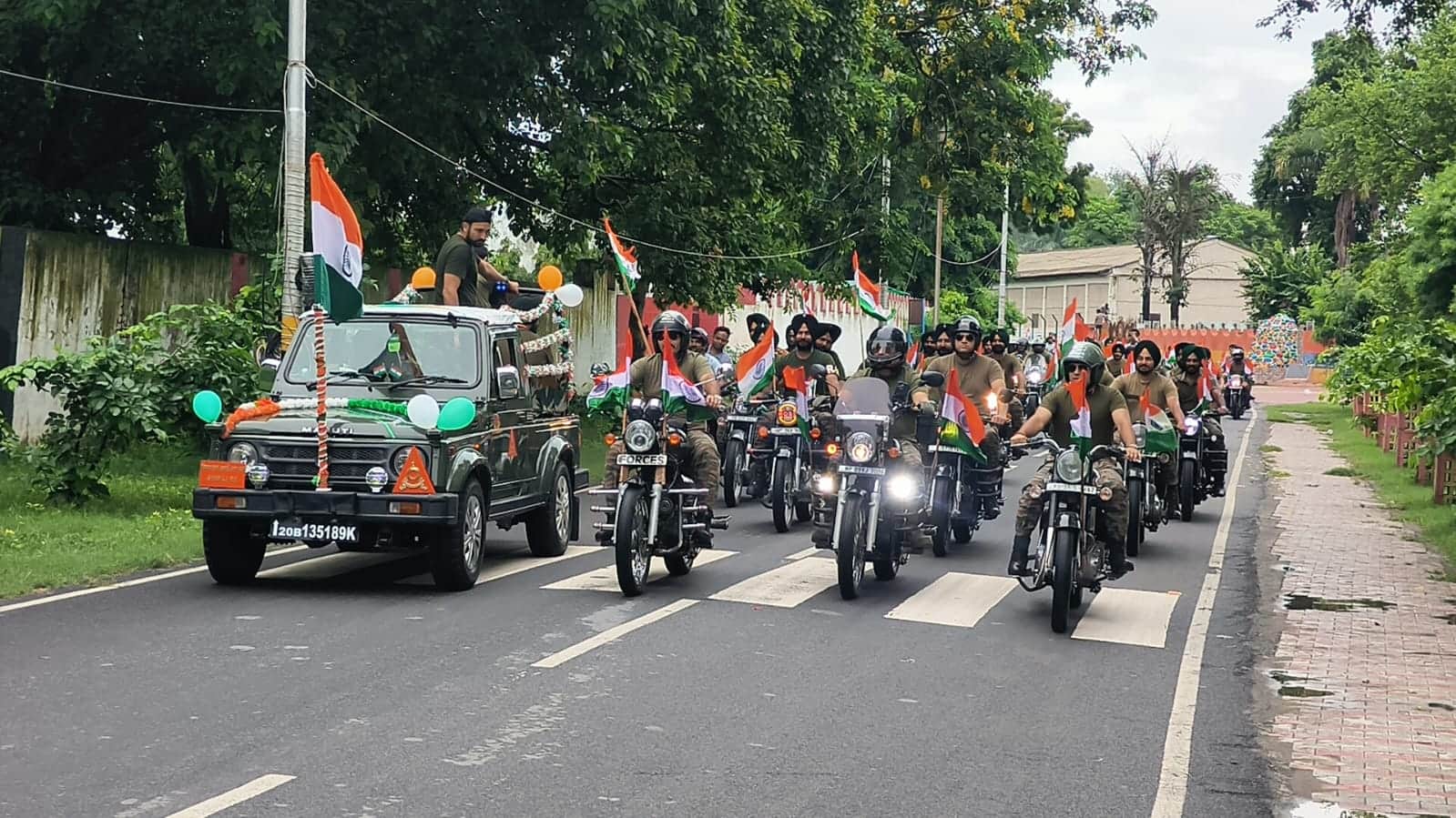 Tricolor Bike Rally Held Amid Rain, Army Personnel and Students Spread Patriotic Spirit