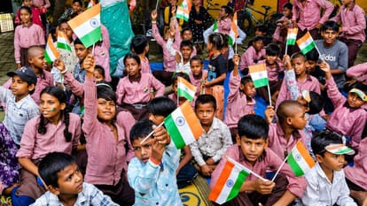 Independence Day: Tricolour unfurled with pride in Lucknow; Chief Minister Yogi and the Governor performed the