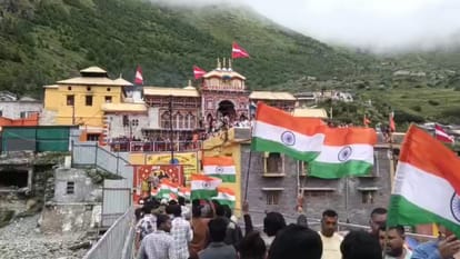 Independence Day 2026: CM Dhami Hoists Tricolour Baba Ramdev Raises Issues of Corruption and Drug Abuse