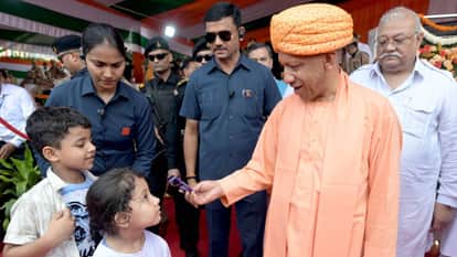 Independence Day: Tricolour unfurled with pride in Lucknow; Chief Minister Yogi and the Governor performed the