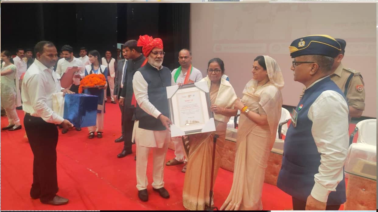 Minister Swatantra Dev Singh hoisted the flag at the Baba Gambhir Nath Auditorium.