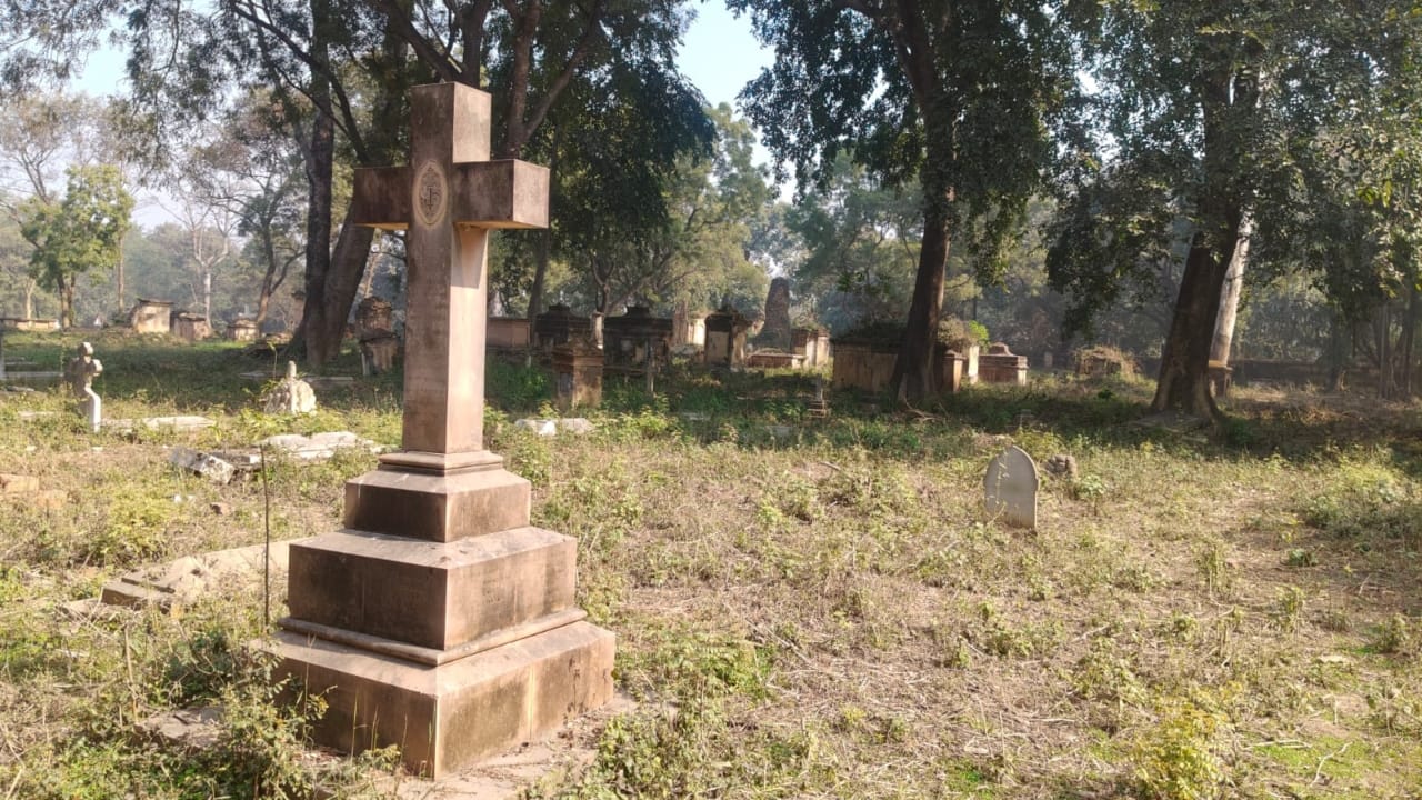 Bareilly Gora Kabristan The Hero of Dograi rests among the innocent children of the British