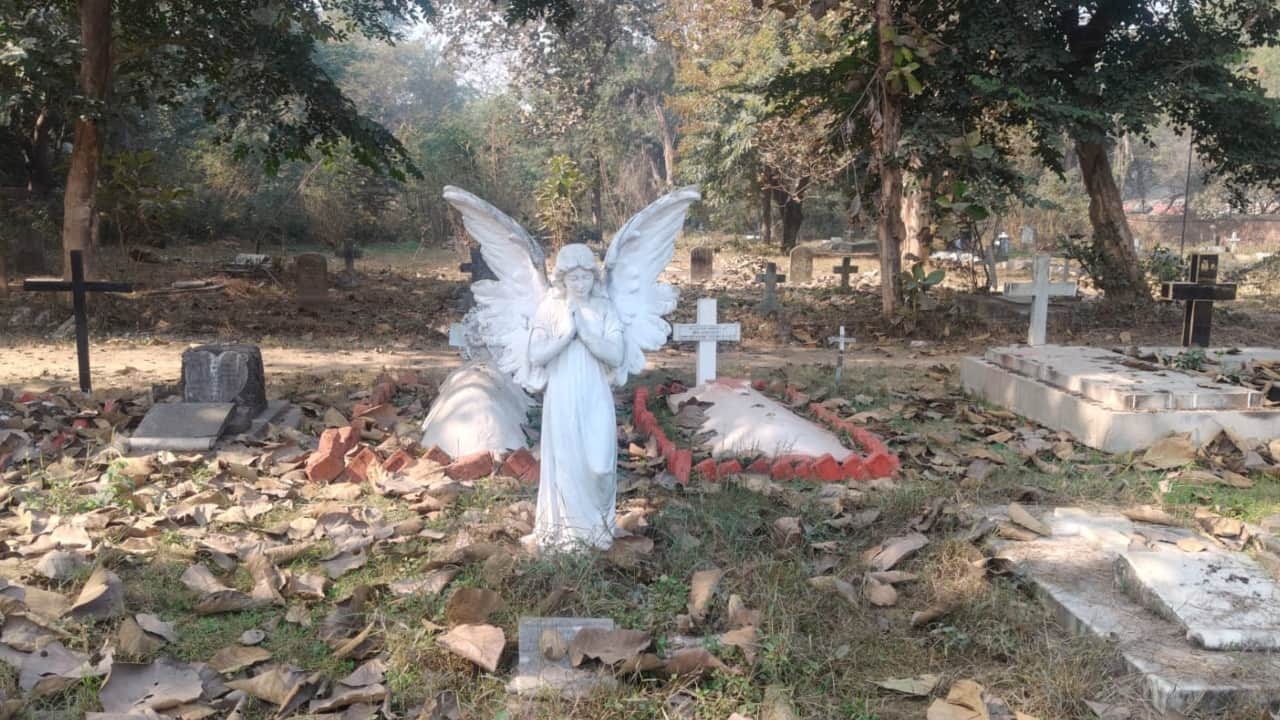 Bareilly Gora Kabristan The Hero of Dograi rests among the innocent children of the British