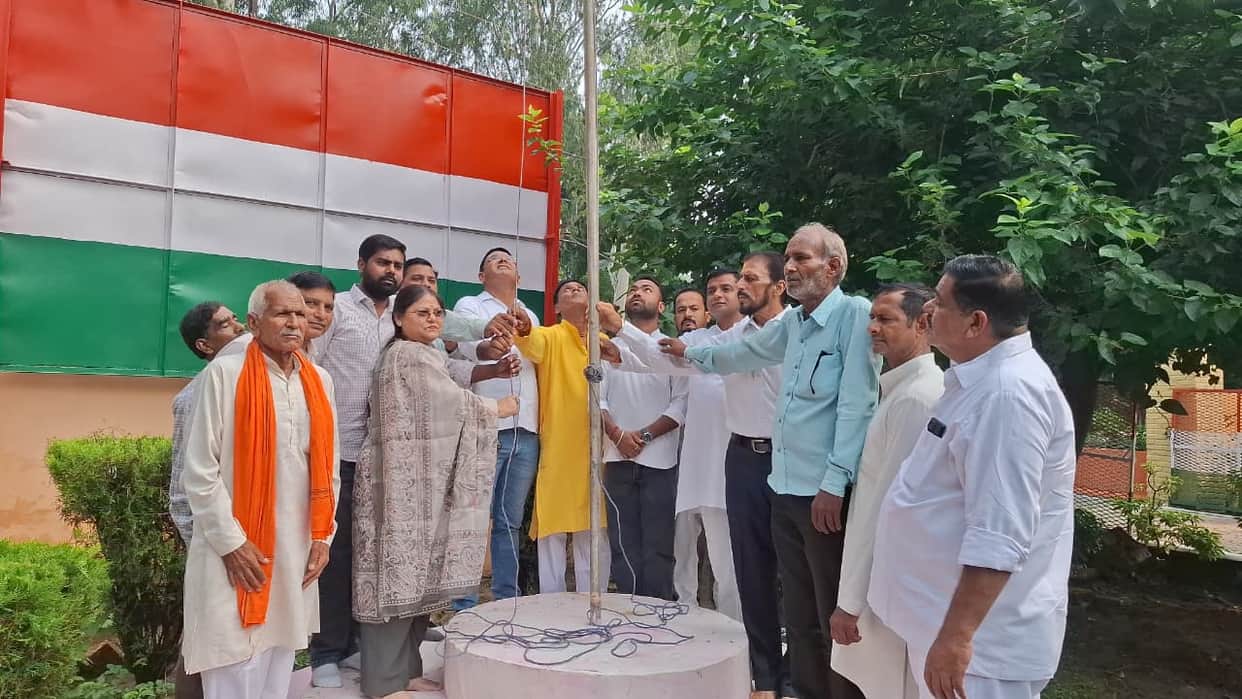 Independence Day: Tiranga Hoisted with Pride in Hastinapur, Freedom Fighters and Martyrs Honored