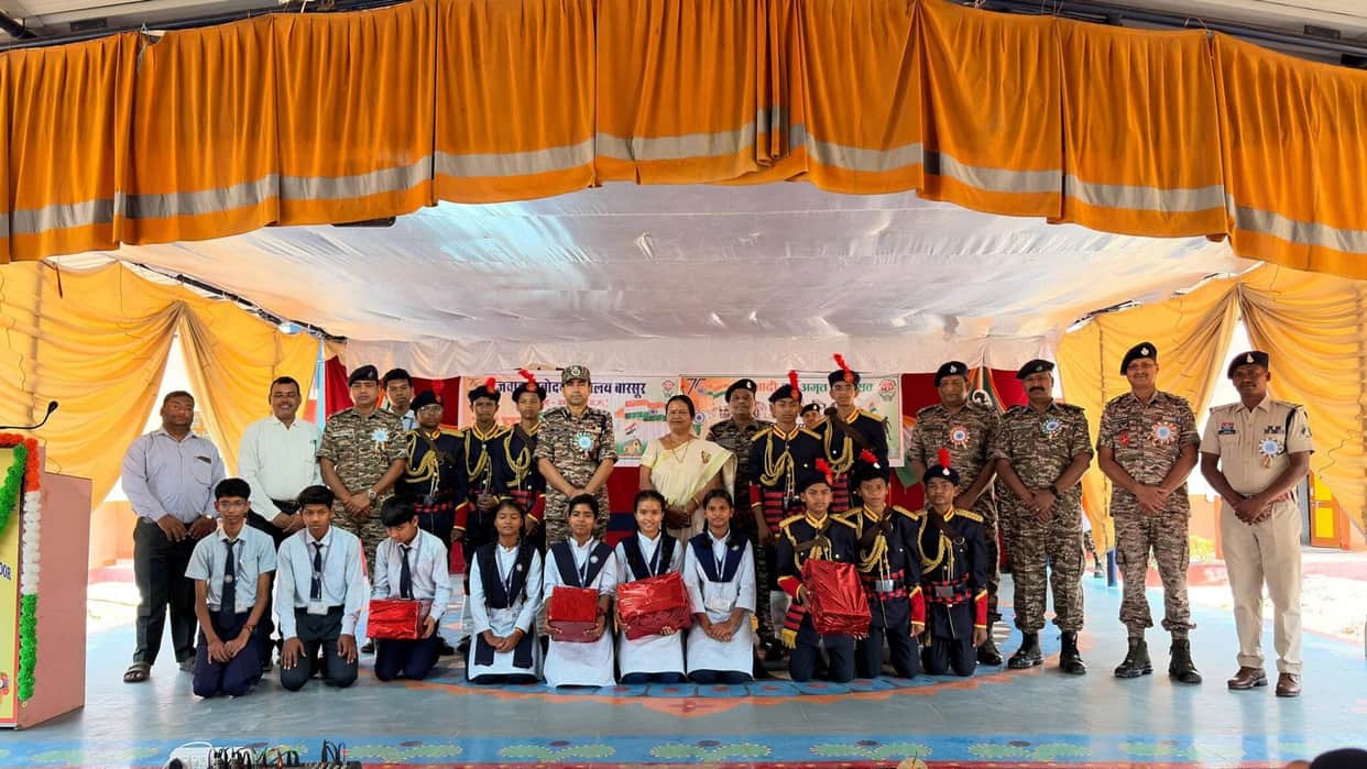 CRPF Barsur organized a mass singing event and a Tiranga Yatra to mark the 150th anniversary of the 'Vande Mat