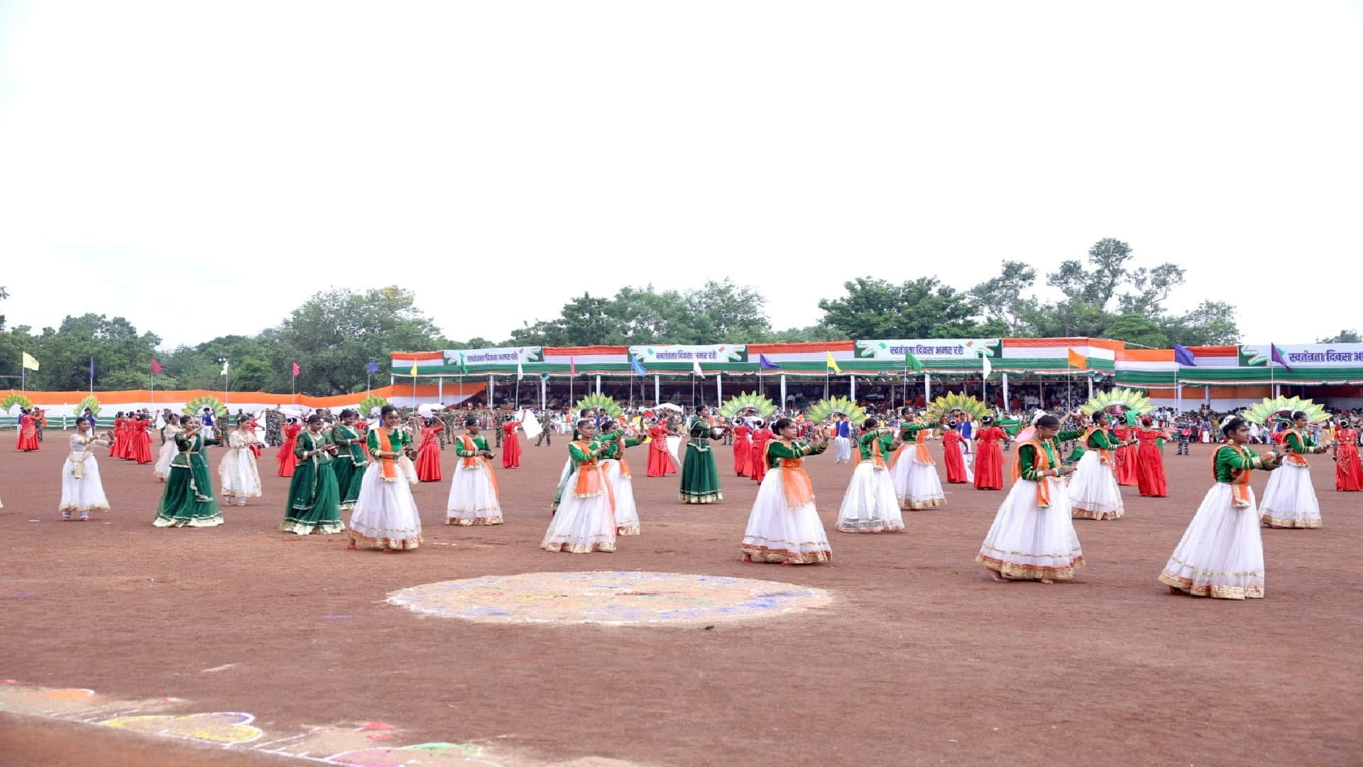 School children showcased folk art at Independence Day celebration in Raipur Surguja division won first place
