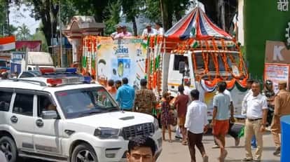 Maa Tujhe Pranam Rally enthusiasm of the tricolor echoed from Motijheel crowds gathered in the Tiranga Yatra