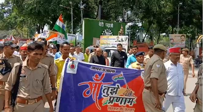 Maa Tujhe Pranam Rally enthusiasm of the tricolor echoed from Motijheel crowds gathered in the Tiranga Yatra