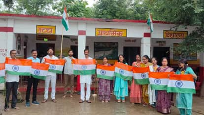 Jhansi: The Tricolour was hoisted with pride in the district's schools