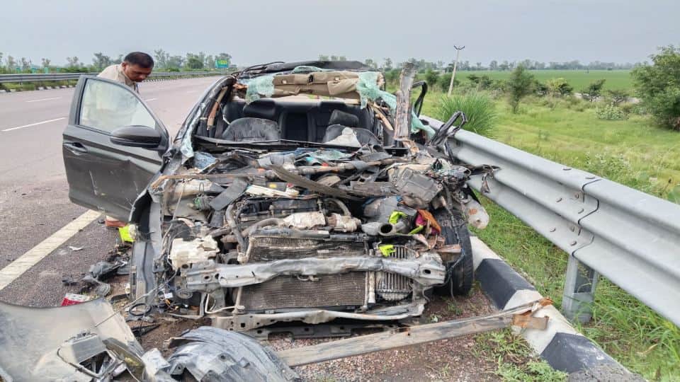 Two people died in road accident at 152-D