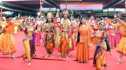 Independence Day: Tricolour unfurled with pride in Lucknow; Chief Minister Yogi and the Governor performed the