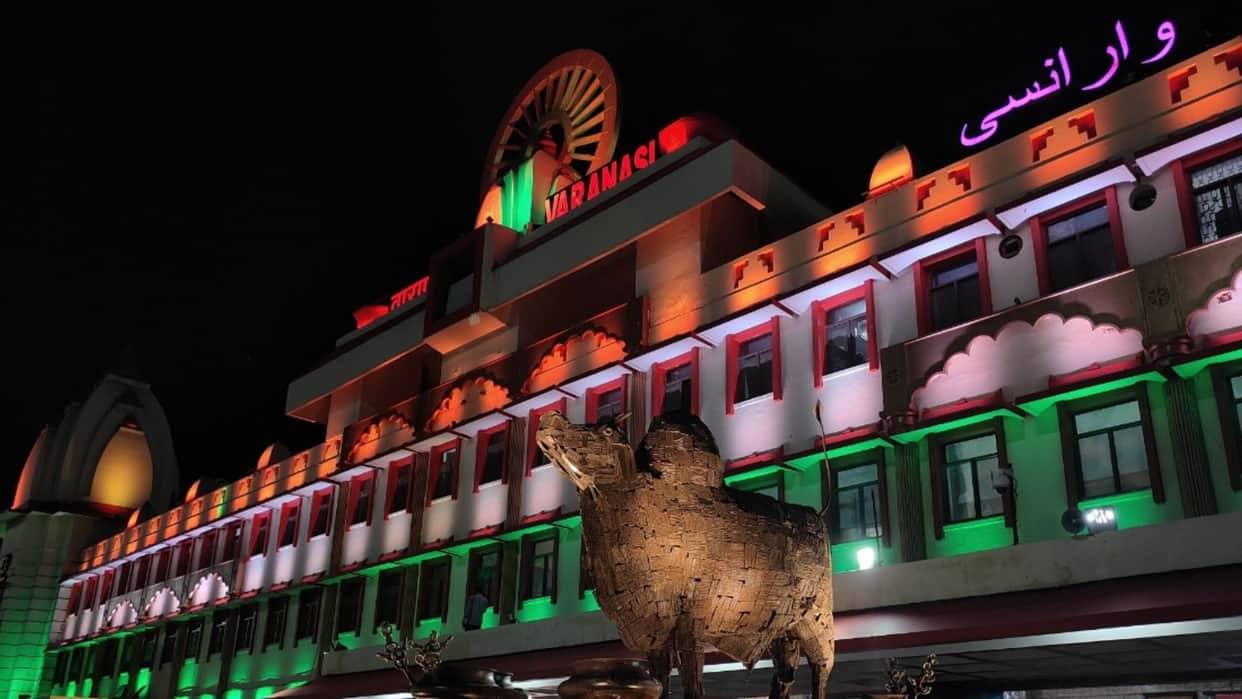 Kashi bathed glow Tricolour Honouring national flag message of unity integrity chants Bharat Mata Ki Jai