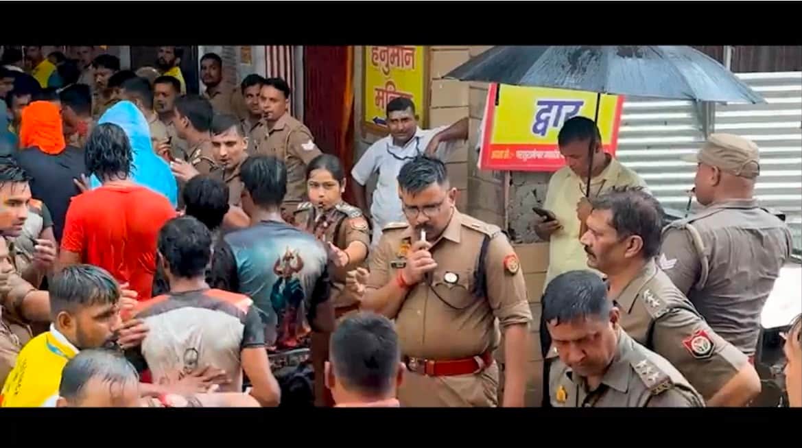 Baghpat Police Featured in UP Police Independence Day Song, Rain-Soaked Kanwar Duty Video Goes Viral