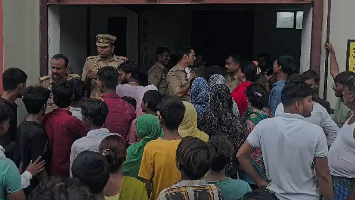 UP: Residents in the capital outraged by power outages; they stormed the power station, engaged in vandalism a
