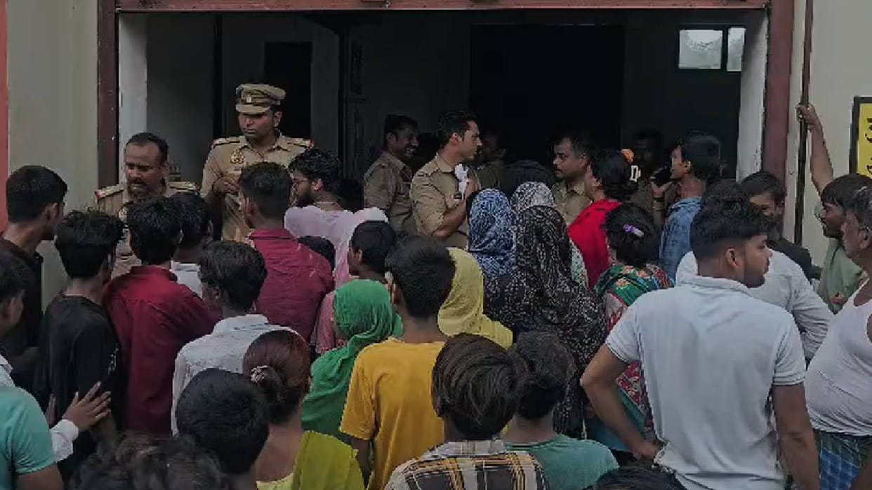 UP: Residents in the capital outraged by power outages; they stormed the power station, engaged in vandalism a
